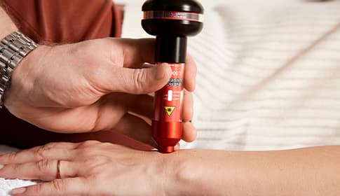 Lasertherapie bei Sehnenentzündung – Tendinitis-Therapie